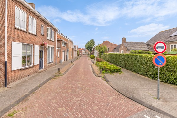 Foto - Verkocht onder voorbehoud: Karakteristiek pand nabij het historische centrum van Klundert